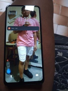 Celular Infinix vende-se  leia direito 