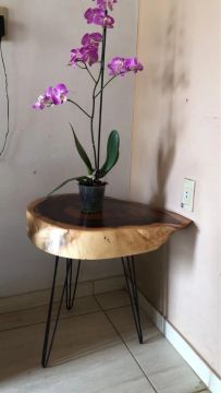 Mesa de centro em madeira de demolição