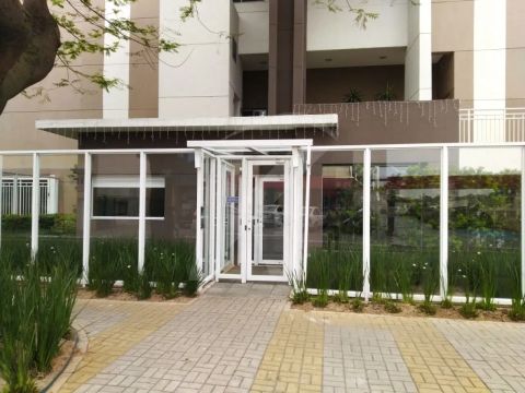 Apartamento com 2 quartos, sendo 1 com suíte, sala, cozinha, banheiro, 2 vagas e lazer com