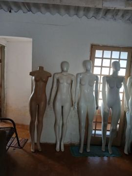 Mannequins para loja de roupas