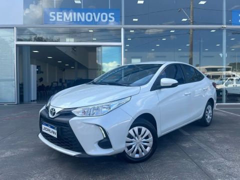 Toyota Yaris sedan XL 1.5 Flex automático completo 