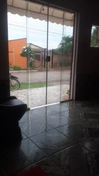Aluga-se uma casa com ponto comercial no valor de $1600,00