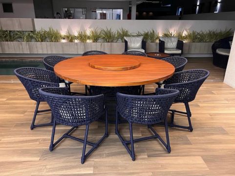 Conjunto de Mesa e Cadeiras para Área Externa