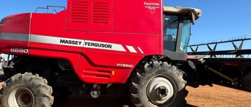 Colheitadeira Massey Ferguson 6690, ano 2020