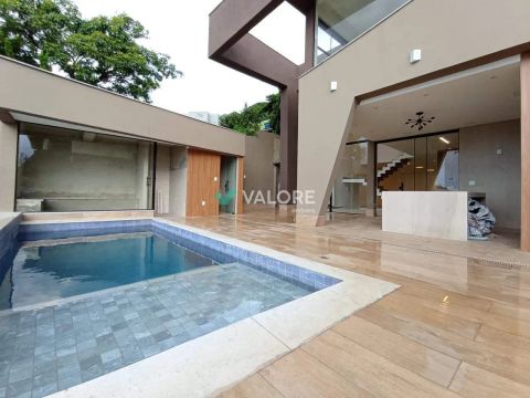 -Casa alto luxo no bairro Comiteco BH;