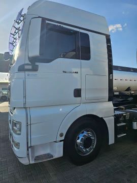 Caminhão MAN TGX 28.440 - Excelente estado