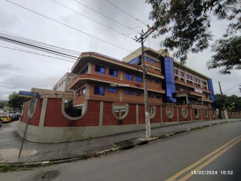 Prédio comercial com 4.078m² de área total próx. a Vila Sônia.