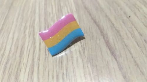 Pin bandeira Pansexual