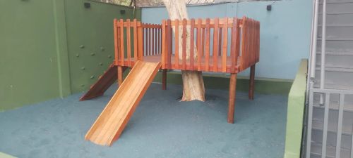 Playground de madeira para crianças