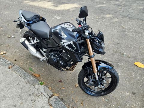 Honda CB 500 - 2023 - Preta - Impecável