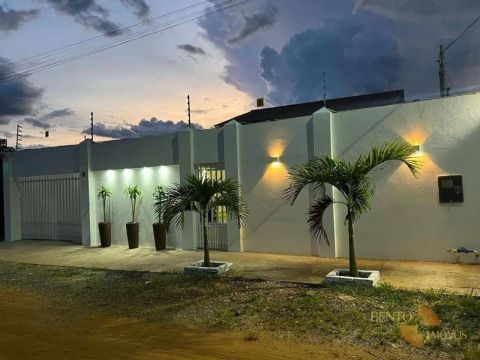 Casa com 4 dormitórios à venda por R$ 778.000 - Centro - Chapada dos Guimarães/MT