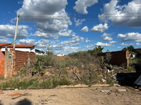 TERRENO 10x30 EM PAULISTANA