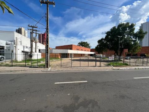 Ponto comercial para alugar na Av. Jóquei Clube com 1.650 m², ideal para loja, academia e 
