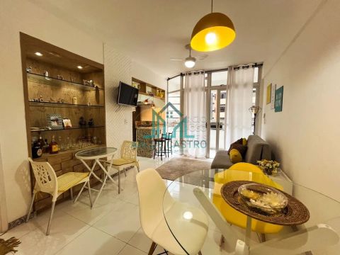 Apartamento Quarto e Sala Mobiliado com Varanda, 44m², a Poucos Metros da Praia de Ponta V