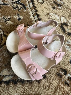 Sandálias infantil rosa