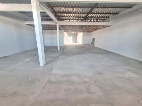 Galpão - 130m² - Pronto para uso na Principal do Japiim 