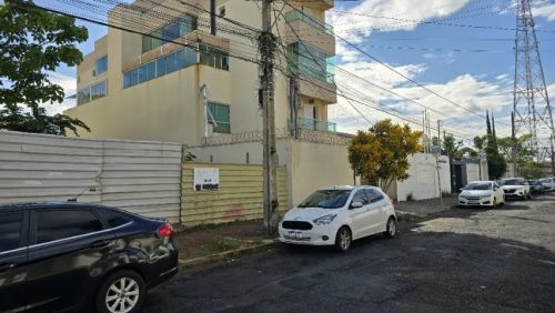 Oportunidade Única : Terreno 300m² no Alto Umuarama - Localização Privilegiada 