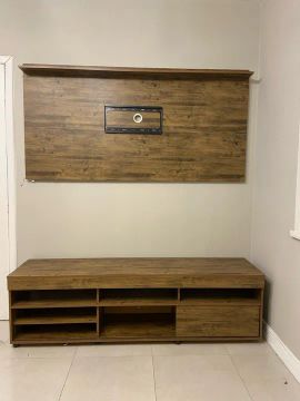 Rack e painel de parede para quarto e sala TV excelente estado 