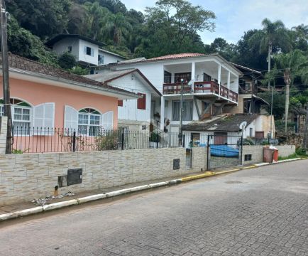 Casa em sambaqui