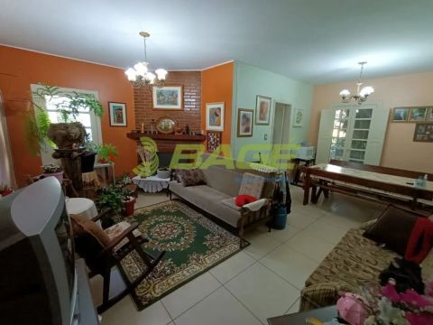 Casa com 4 dormitórios à venda, 254 m² - Centro - Pelotas/RS