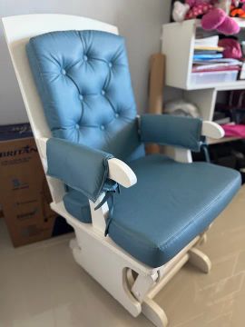 Poltrona de Amamentação com balanço Azul - Conforto e Elegância para o Seu Momento!