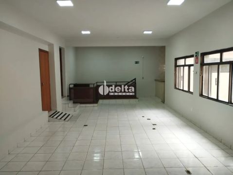 Sala disponível para Locação no bairro Nossa Senhora Aparecida em Uberlândia-MG