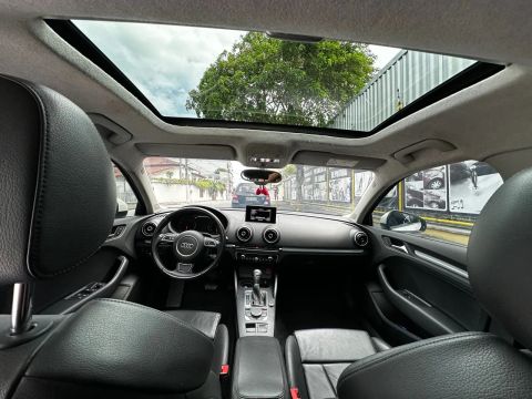 Audi A3 Ambition 1.8Turbo com teto solar open sky