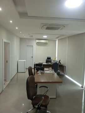 Excelente Sala Comercial 210m² c/ 5 Salas Climatizado e Modulados na Ponta Negra