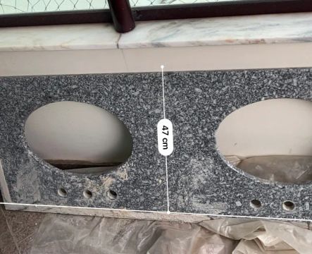 Pia de granito com duas cubas para lavabo ou banheiro 