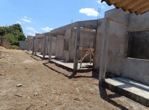 Construção no equatorial a 100 metros da Ataíde teive