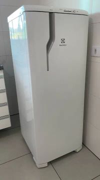 Geladeira Electrolux RE31