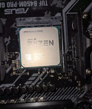 Kit Upgrade Ryzen 7 +B450M PRO Asus Tuf e 16GB de Ram 3.000 MHz XPG Z1