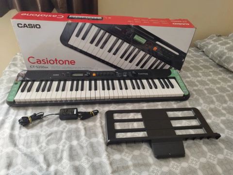 CASIOTONE CT-S200 TROCO POR UM CT-S300