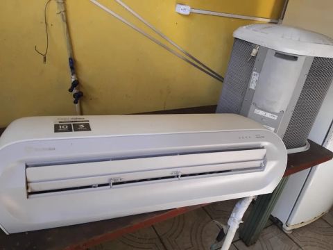 Split electrolux inverter 18.000 btus. 3 meses de uso. 