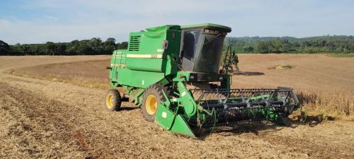 Colheitadeira john Deere 1175 2001