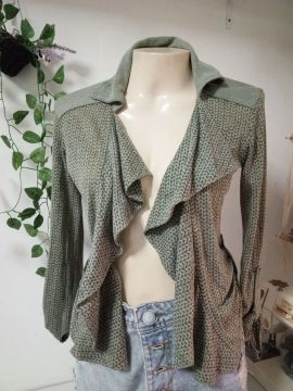 Casaco feminino verde com detalhes em renda