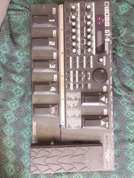 Pedal de efeitos Boss GT-8 guitarra infantil 