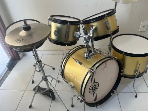 Bateria tamanho REDUZIDO Nagano - Ótimo estado!