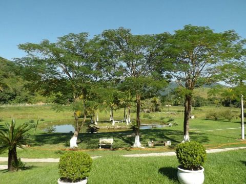 Venha curtir seu veriadao semana santa  com Churrasqueira, Piscina e muito mais!
