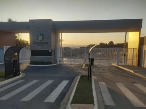 Terreno Em Condomínio Fechado Plano 140 M2 Oportunidade (entrada + Transferência)