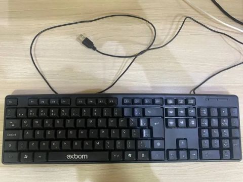 Teclado Exbom BK-103 QWERTY português Brasil Cor Preto