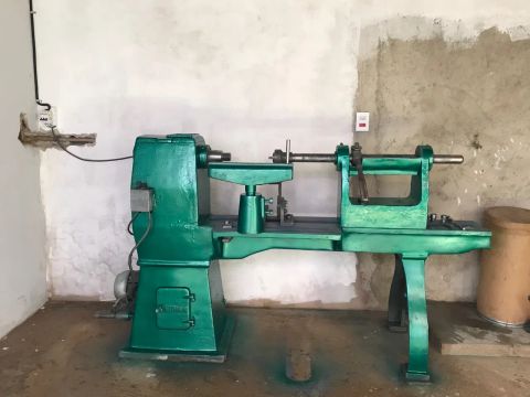 Torno de repuxo 