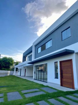 Casa Duplex Nova 360m2 c/4 suítes, ambientes amplos e ventilados