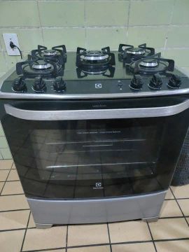 Fogão electrolux 5 bocas tampo de vidro pouco tempo de uso estado de novo
