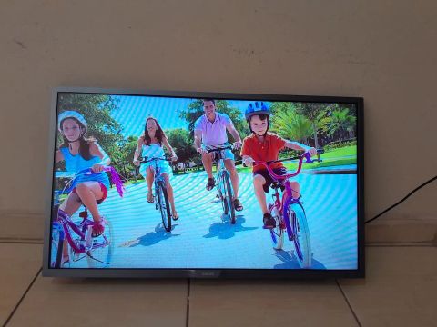TV PHILIPS 32 POLEGADAS SMART WIFFI 