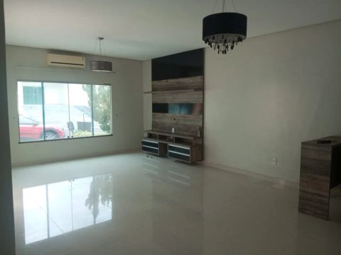 Casa à Venda - Cd Forest Hill -  R$ 680.000
