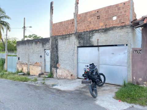 Casa a venda na rua ao lado do mineiro grill Itaguaí 