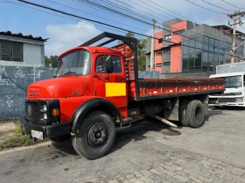 MB 1113 Toco carroceria 5,5m   