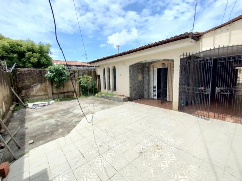 Casa p/ Aluguel 04 Quartos Sendo 02 Suítes em Fortaleza