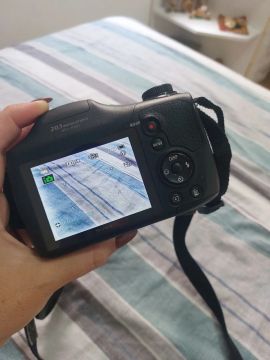 Câmera SonySemi profissional DSC H300, 20.1MP, Zoom 35x, com cartão de memória 8GB